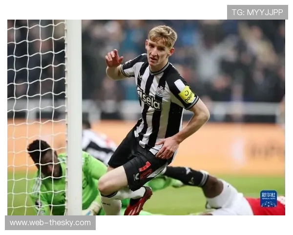 多特蒙德后卫赖尔森成英超豪门目标，曼联纽卡斯尔密切关注